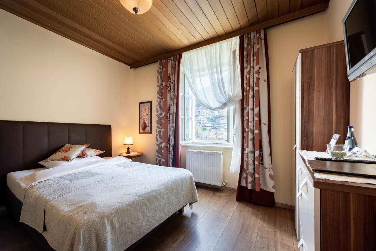 Schlosshotel Mitterhart Швац Экстерьер фото